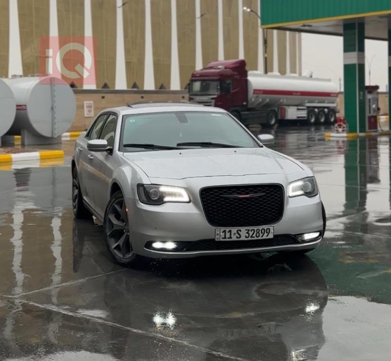 کرایسلەر 300